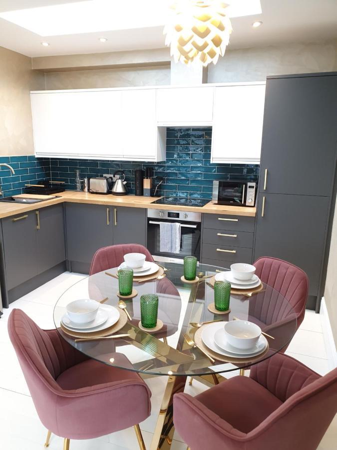 The Loughborough - Elegant, Glamourous Boutique 1 Bed, Central 트루로 외부 사진