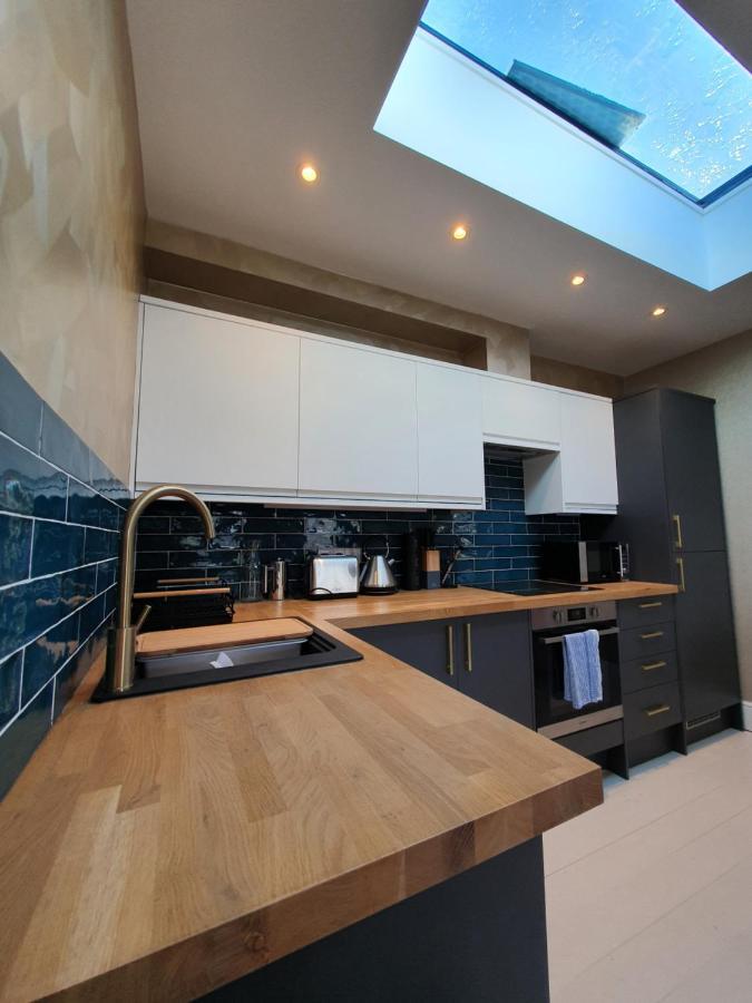 The Loughborough - Elegant, Glamourous Boutique 1 Bed, Central 트루로 외부 사진