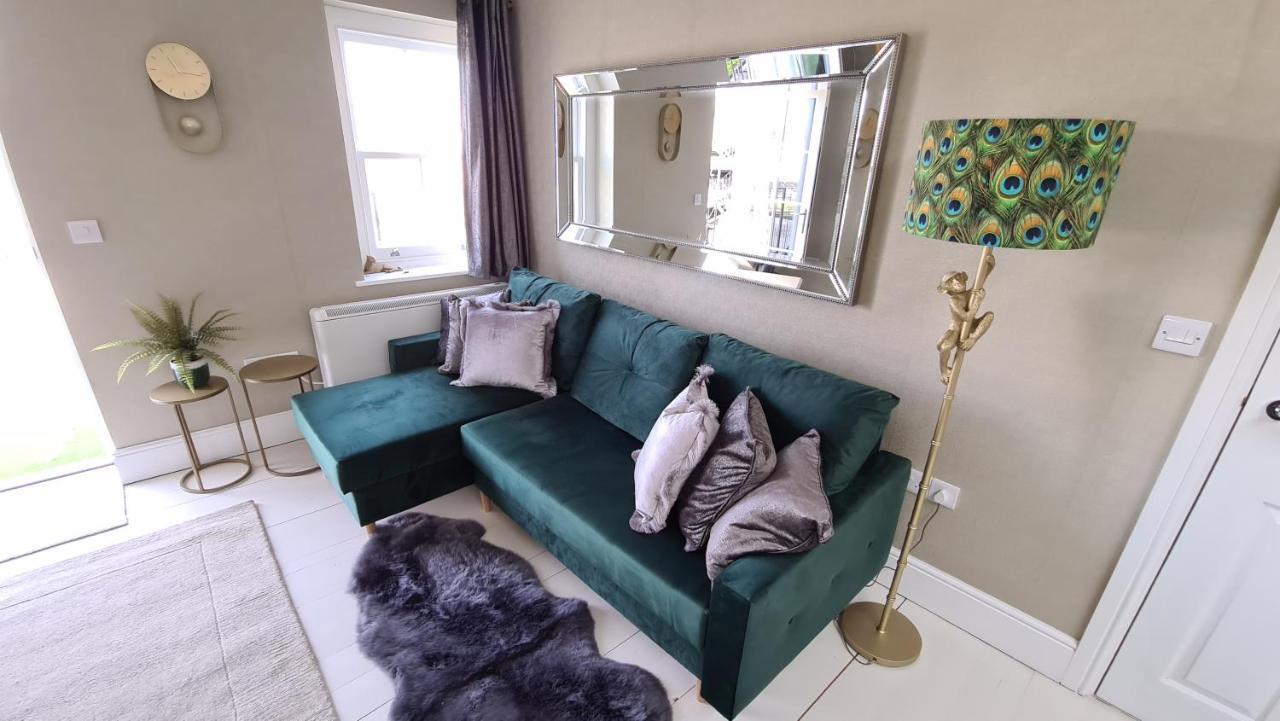 The Loughborough - Elegant, Glamourous Boutique 1 Bed, Central 트루로 외부 사진