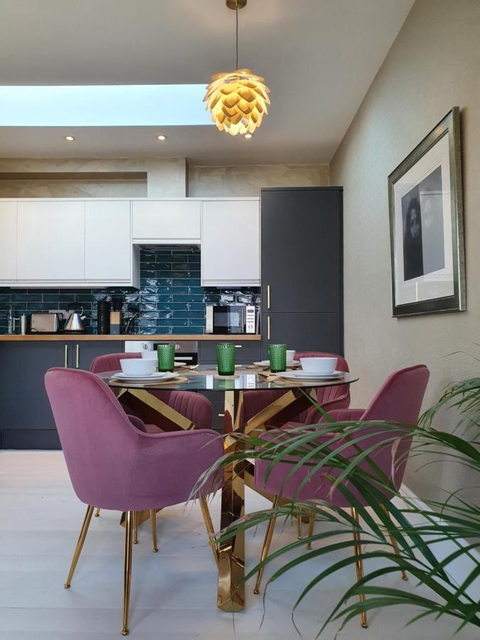 The Loughborough - Elegant, Glamourous Boutique 1 Bed, Central 트루로 외부 사진